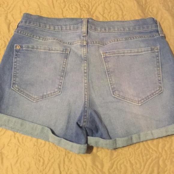 Old Navy boyfriend jean shorts size 6 - Picture 2 of 2